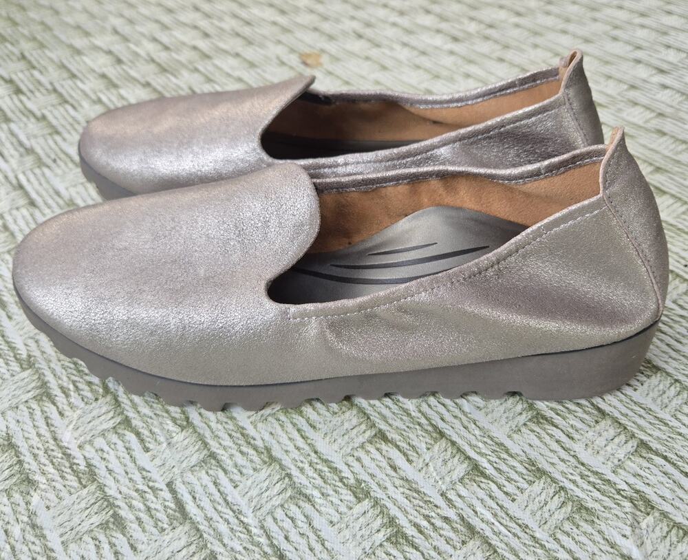 Aetrex Liz Brushed Silver Arch Support Loafers Size 8.5